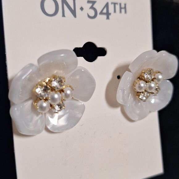 🎁White Floral Earrings With Pearl And Crystal Accents, ON 34TH - Picture 3 of 5